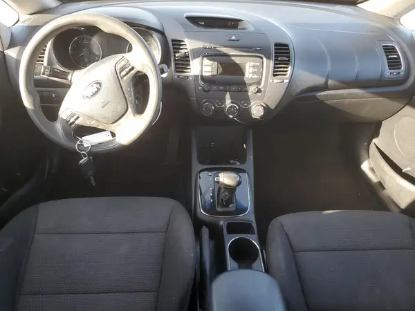 3KPFK4A7XJE212548 2018 KIA FORTE - Image 8