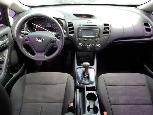 3KPFK4A7XJE215580 2018 KIA FORTE - Image 8