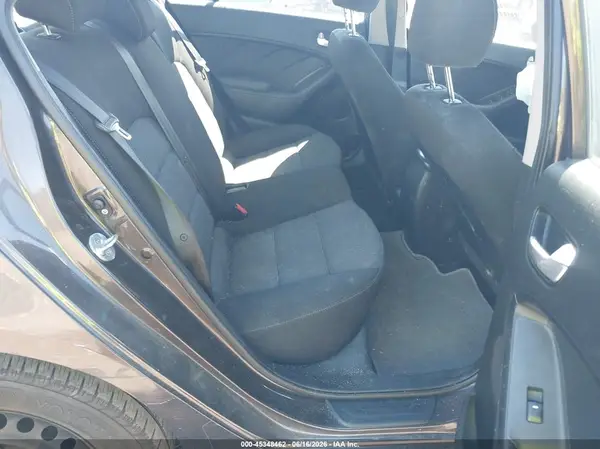 3KPFK4A7XJE216194 2018 KIA FORTE - Image 8