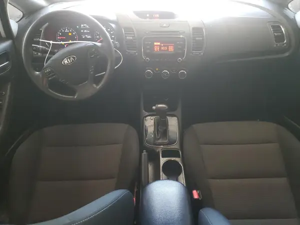 3KPFK4A7XJE218981 2018 KIA FORTE - Image 8