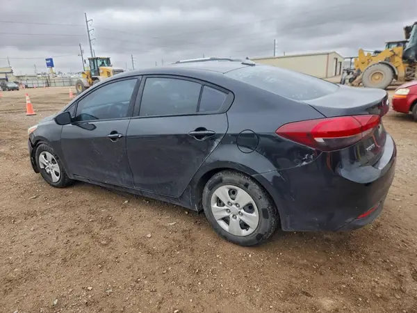 3KPFK4A7XJE225932 2018 KIA FORTE - Image 2