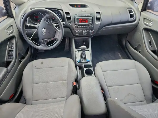 3KPFK4A7XJE225932 2018 KIA FORTE - Image 8