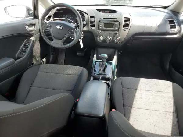 3KPFK4A7XJE229365 2018 KIA FORTE - Image 8