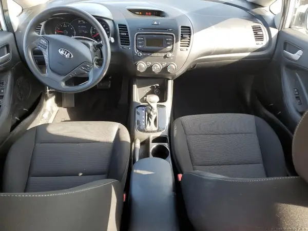 3KPFK4A7XJE231116 2018 KIA FORTE - Image 8