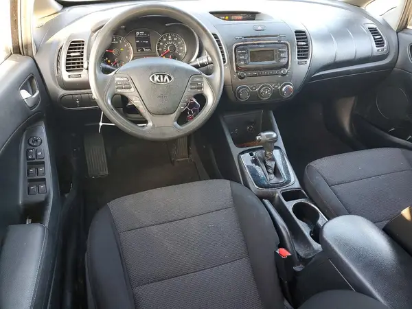 3KPFK4A7XJE231438 2018 KIA FORTE - Image 8
