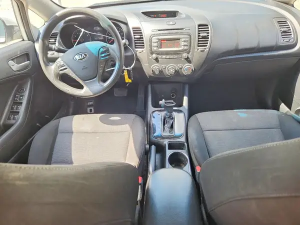 3KPFK4A7XJE233299 2018 KIA FORTE - Image 8