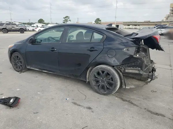 3KPFK4A7XJE234923 2018 KIA FORTE - Image 2
