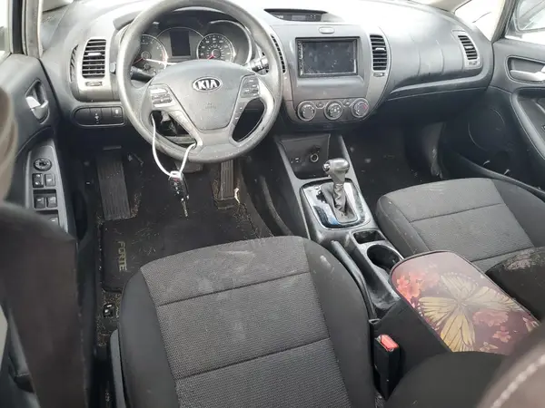 3KPFK4A7XJE234923 2018 KIA FORTE - Image 8