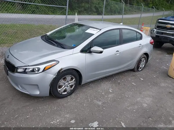 3KPFK4A7XJE236459 2018 KIA FORTE - Image 2