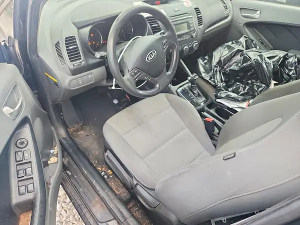 3KPFK4A7XJE236672 2018 KIA FORTE - Image 8