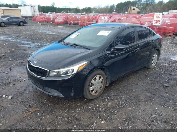 3KPFK4A7XJE238504 2018 KIA FORTE - Image 2