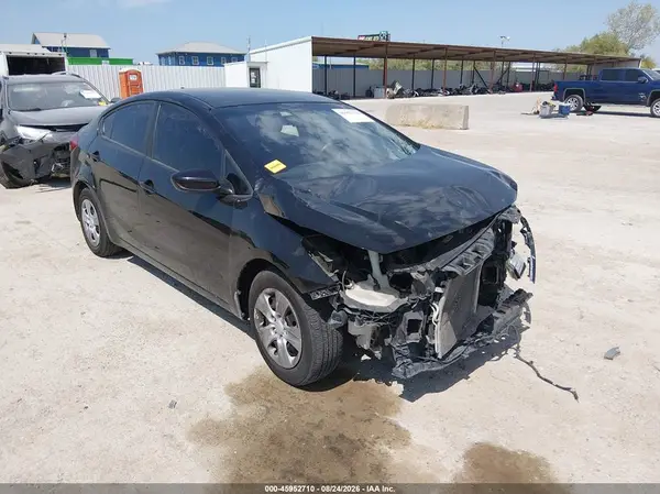 3KPFK4A7XJE244013 2018 KIA FORTE - Image 1