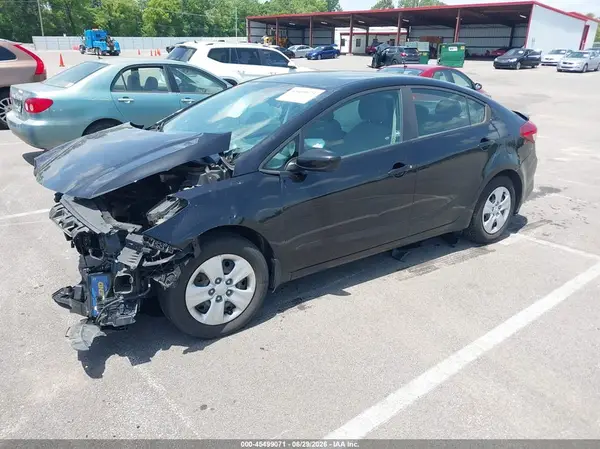 3KPFK4A7XJE247316 2018 KIA FORTE - Image 2