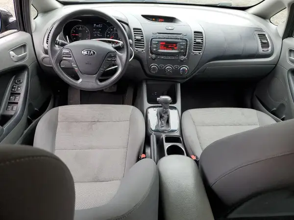 3KPFK4A7XJE247431 2018 KIA FORTE - Image 8