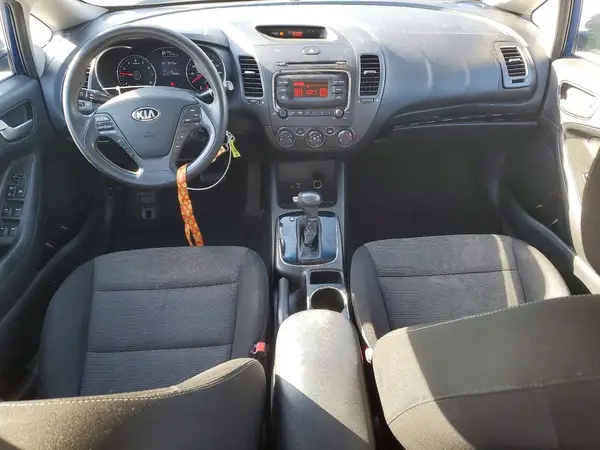 3KPFK4A7XJE255304 2018 KIA FORTE - Image 8