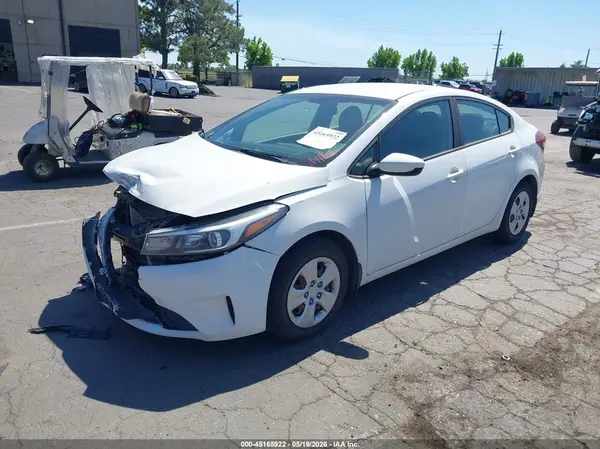 3KPFK4A7XJE256534 2018 KIA FORTE - Image 2