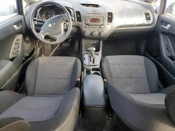 3KPFK4A7XJE256940 2018 KIA FORTE - Image 8