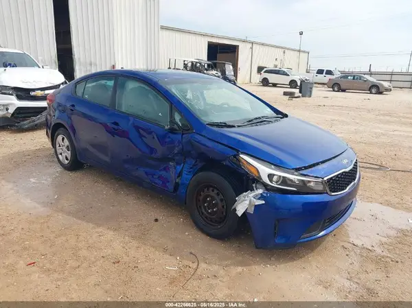 3KPFK4A7XJE259854 2018 KIA FORTE - Image 1