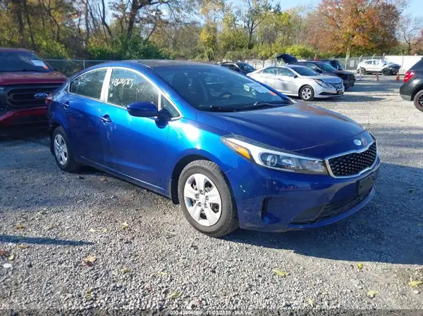 3KPFK4A7XJE267307 2018 KIA FORTE - Image 1
