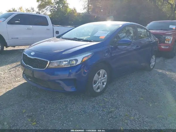 3KPFK4A7XJE267307 2018 KIA FORTE - Image 2