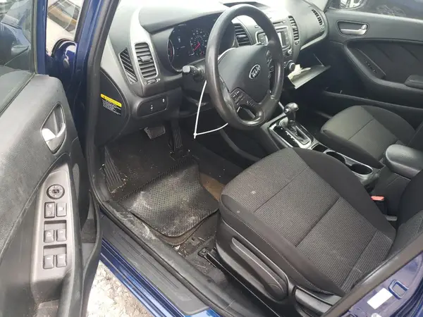 3KPFK4A7XJE267579 2018 KIA FORTE - Image 8