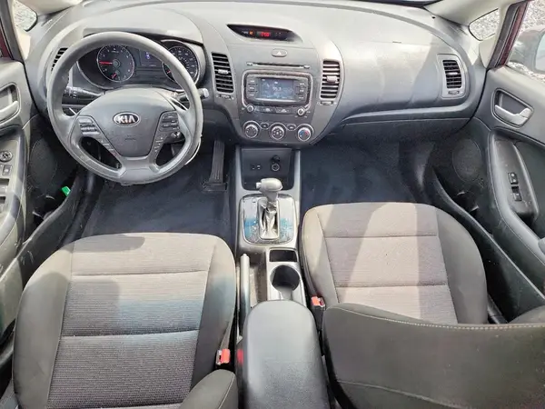 3KPFK4A7XJE269963 2018 KIA FORTE - Image 8