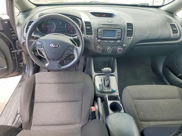 3KPFK4A7XJE270529 2018 KIA FORTE - Image 8