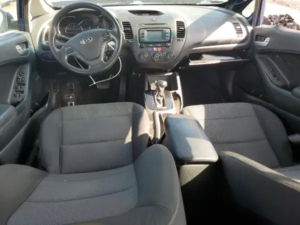 3KPFK4A7XJE274256 2018 KIA FORTE - Image 8