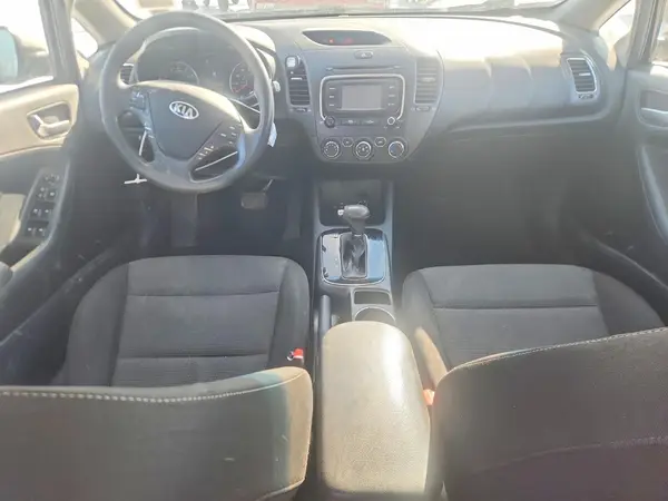 3KPFK4A7XJE274595 2018 KIA FORTE - Image 8