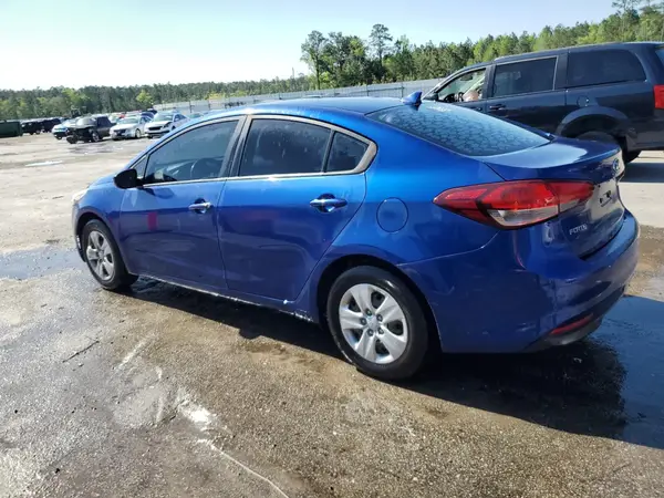 3KPFK4A7XJE275164 2018 KIA FORTE - Image 2