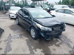 3KPFK4A7XJE275777 2018 KIA FORTE