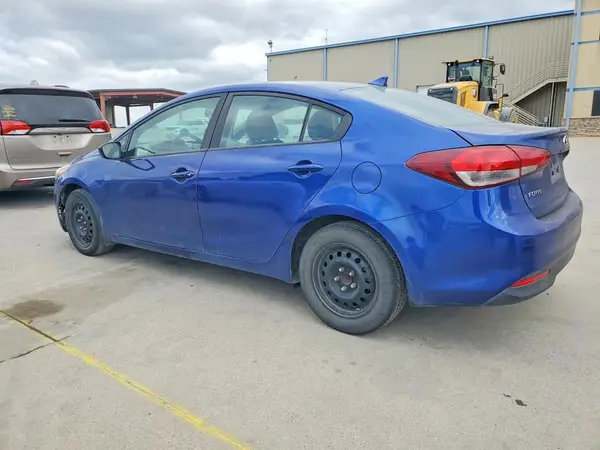 3KPFK4A7XJE276203 2018 KIA FORTE - Image 2