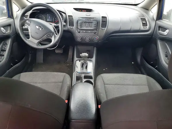 3KPFK4A7XJE276203 2018 KIA FORTE - Image 8