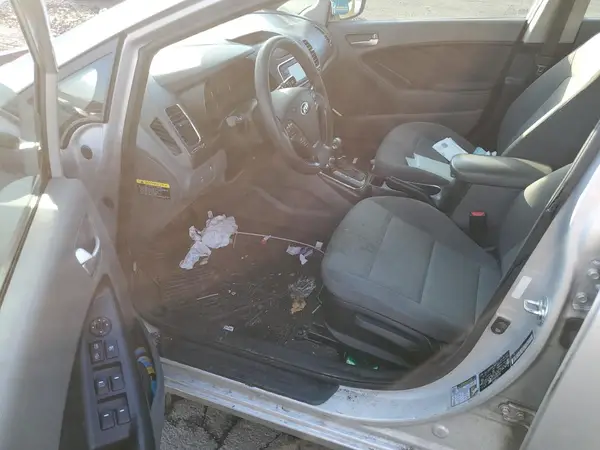 3KPFK4A7XJE281126 2018 KIA FORTE - Image 8