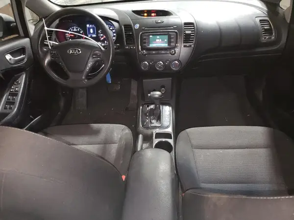 3KPFK4A7XJE283393 2018 KIA FORTE - Image 8