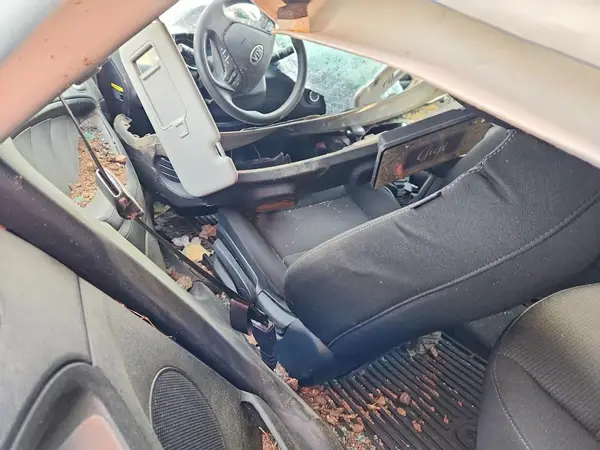 3KPFK4A7XJE284298 2018 KIA FORTE - Image 8