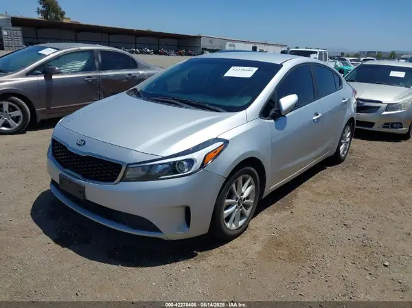 3KPFL4A70HE008297 2017 KIA FORTE - Image 2