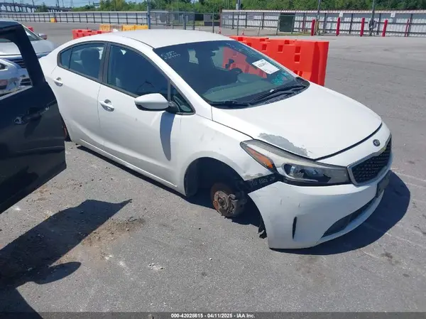 3KPFL4A70HE008347 2017 KIA FORTE - Image 1