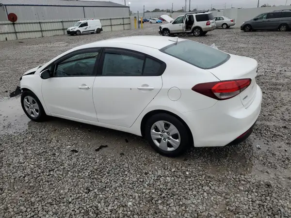 3KPFL4A70HE009949 2017 KIA FORTE - Image 2
