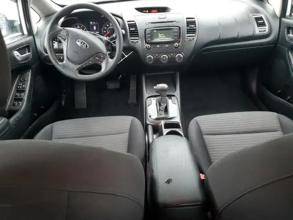 3KPFL4A70HE009949 2017 KIA FORTE - Image 8