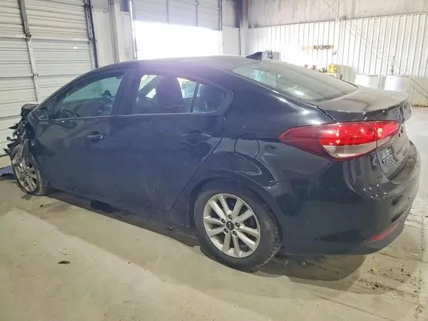 3KPFL4A70HE011300 2017 KIA FORTE - Image 2