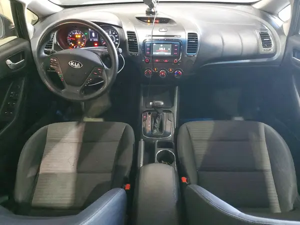 3KPFL4A70HE011300 2017 KIA FORTE - Image 8