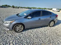 3KPFL4A70HE011586 2017 KIA FORTE