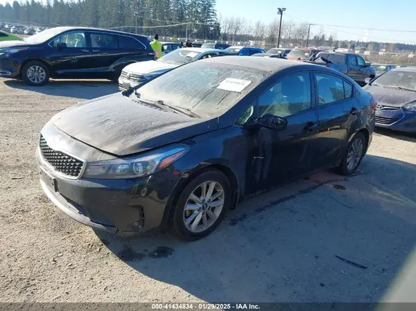3KPFL4A70HE013547 2017 KIA FORTE - Image 2
