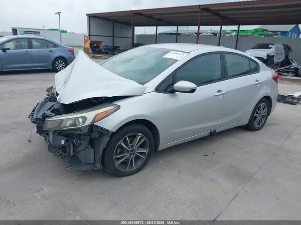 3KPFL4A70HE014021 2017 KIA FORTE - Image 2