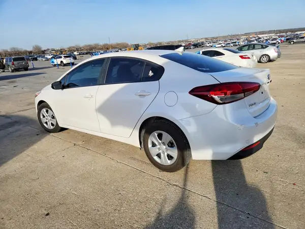 3KPFL4A70HE014696 2017 KIA FORTE - Image 2