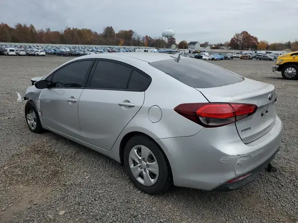 3KPFL4A70HE015332 2017 KIA FORTE - Image 2