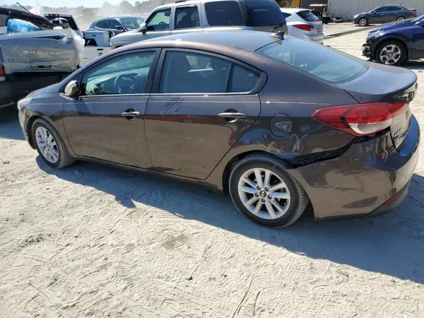 3KPFL4A70HE016061 2017 KIA FORTE - Image 2