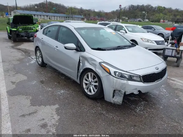 3KPFL4A70HE017646 2017 KIA FORTE - Image 1