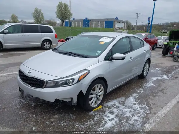 3KPFL4A70HE017646 2017 KIA FORTE - Image 2